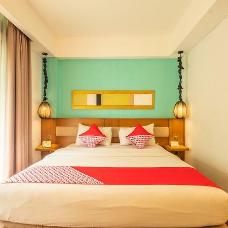 Capital O 852 The Silk At Dago Hotel Bandung Exterior foto