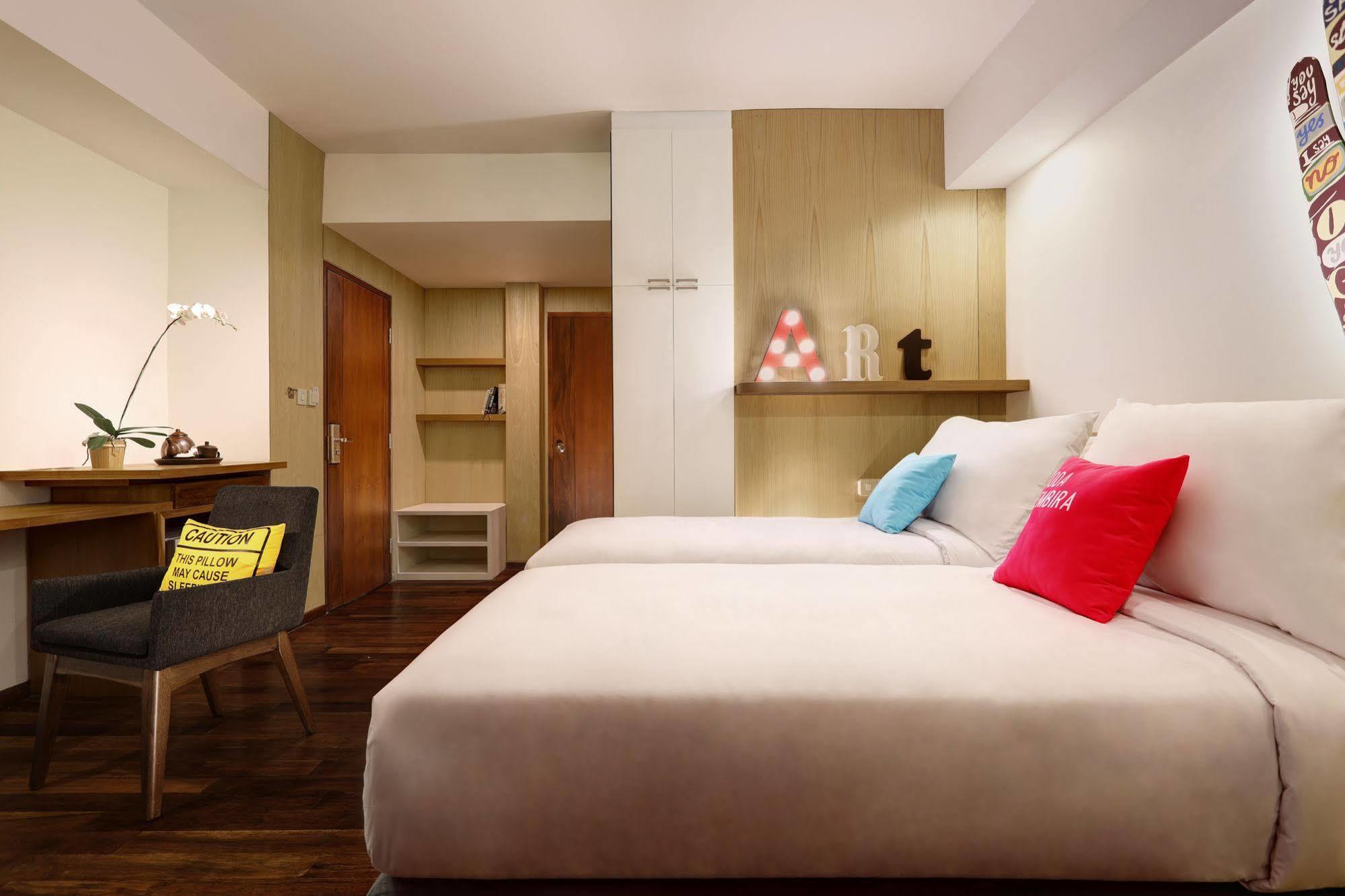 Capital O 852 The Silk At Dago Hotel Bandung Exterior foto