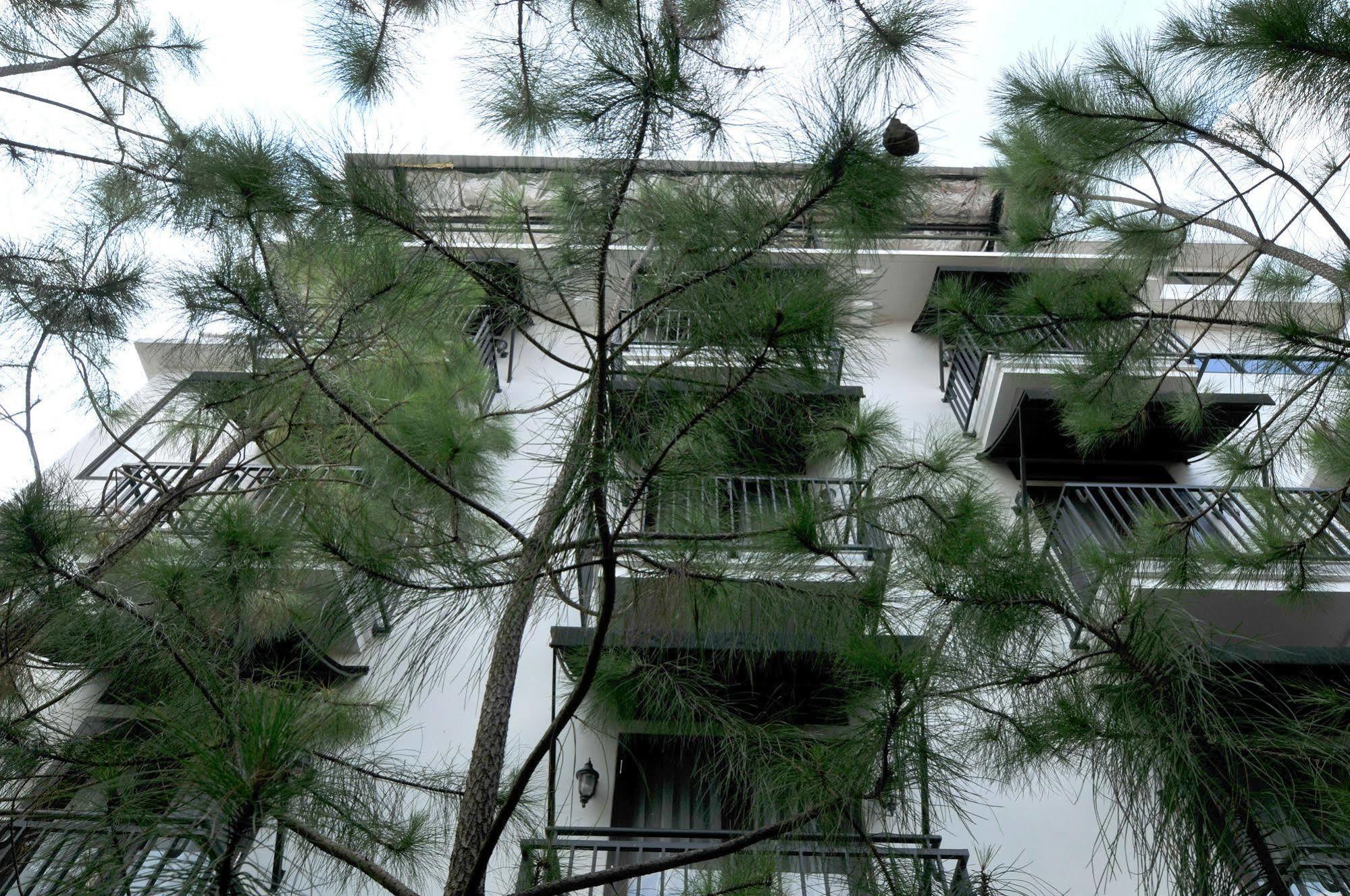 Capital O 852 The Silk At Dago Hotel Bandung Exterior foto