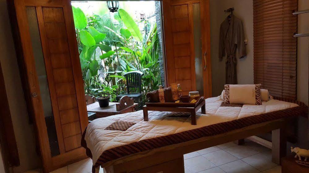 Capital O 852 The Silk At Dago Hotel Bandung Exterior foto