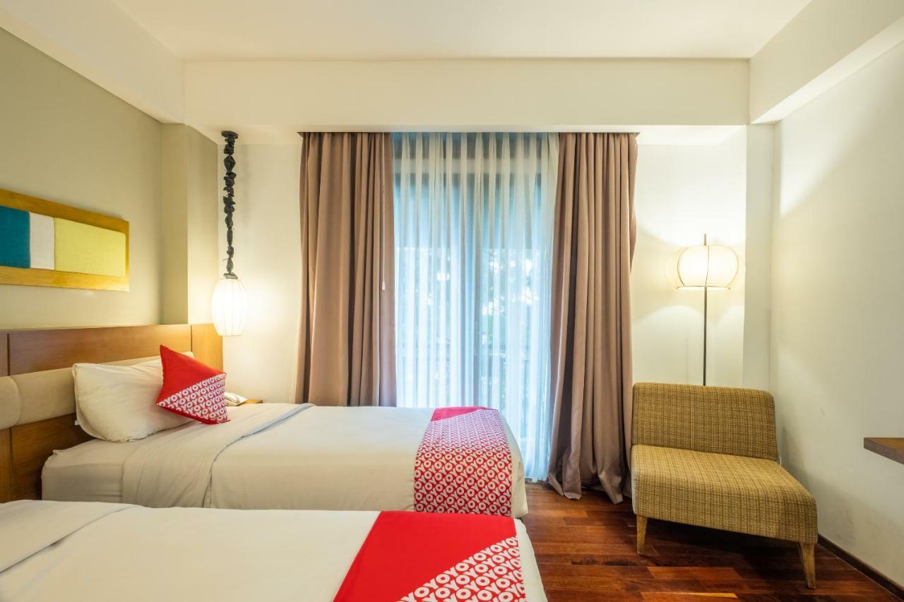 Capital O 852 The Silk At Dago Hotel Bandung Exterior foto